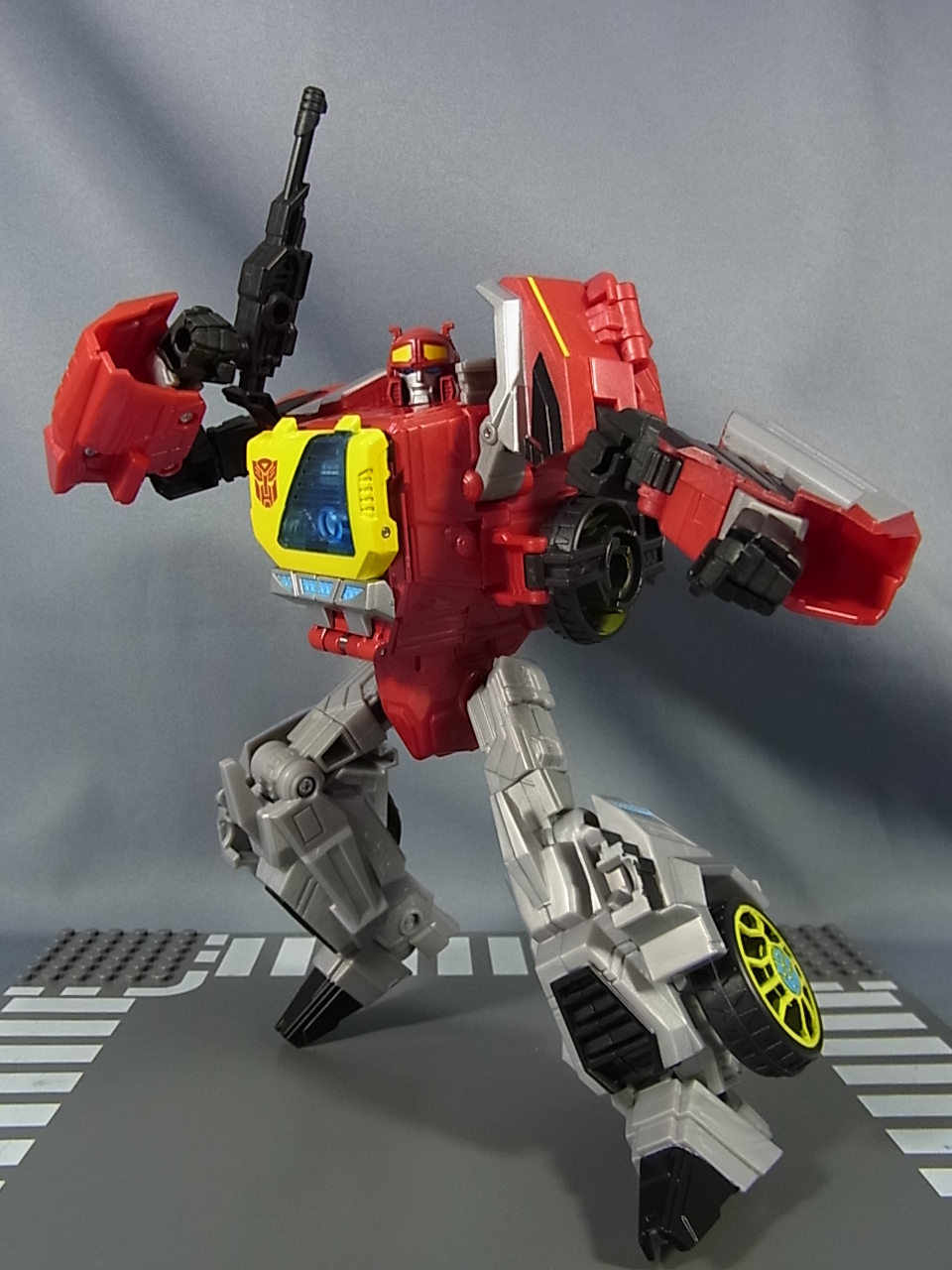 In-Hand Images: Takara Tomy Transformers Generations TG-17 Blaster with Steeljaw