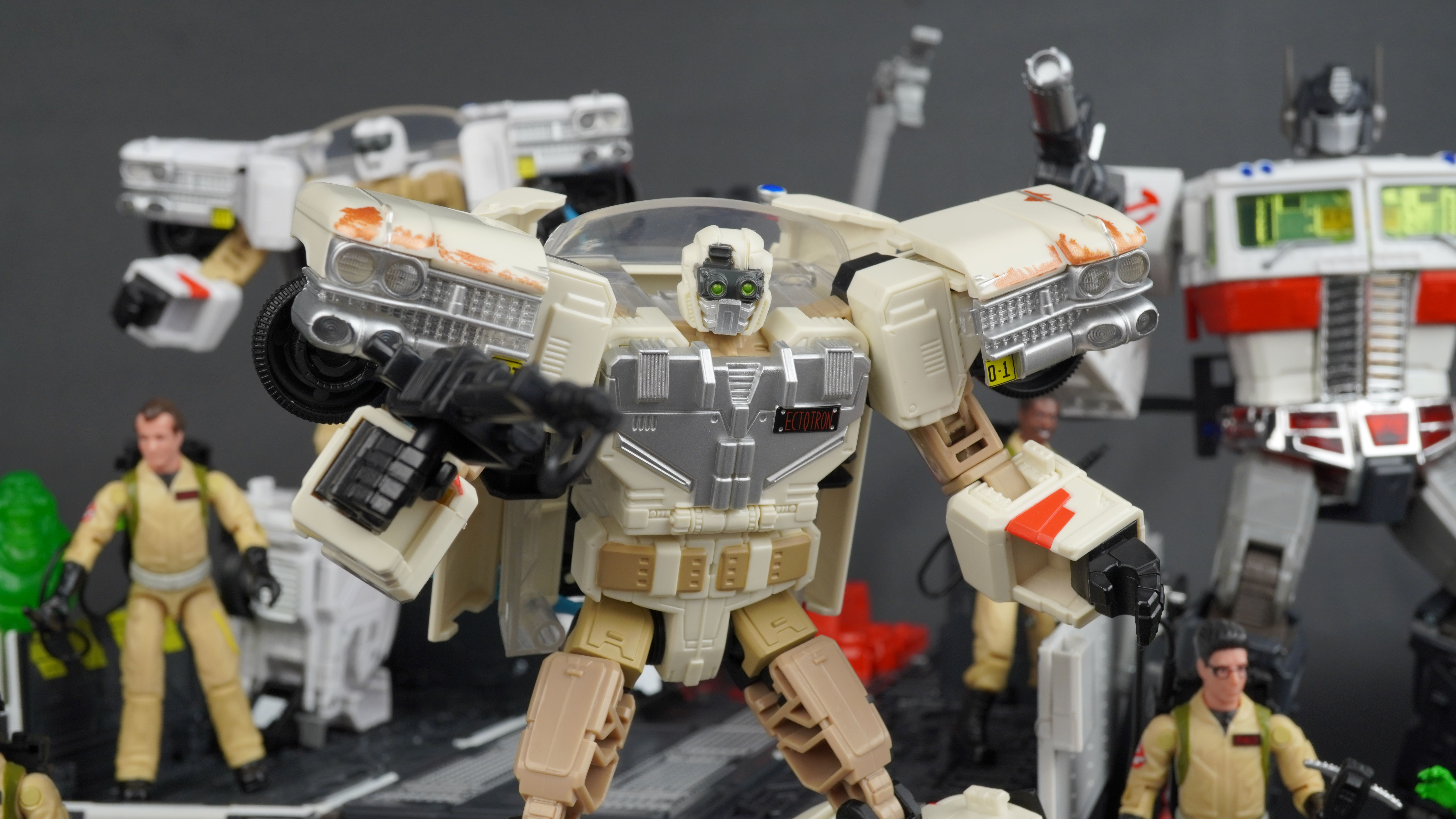 New Galleries: Transformers Collaborative Ghostbusters Ecto-1 ECTOTRON and Muncher