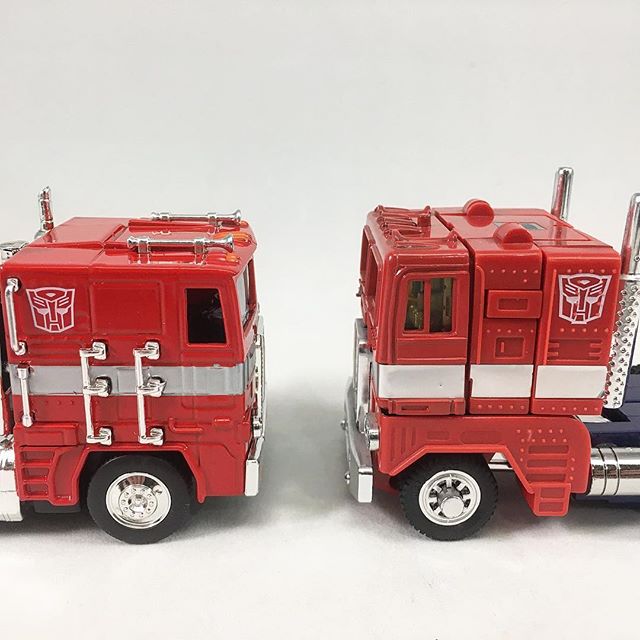 More Images of Jada Toys Diecast G1 Optimus Prime Cab and Comparison to G1 Toy
