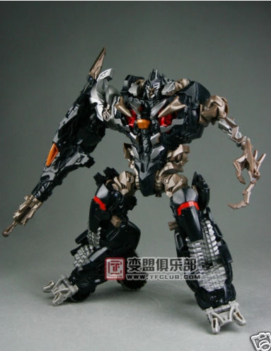 New Images of ROTF Shadow Megatron and Defender Optimus Prime