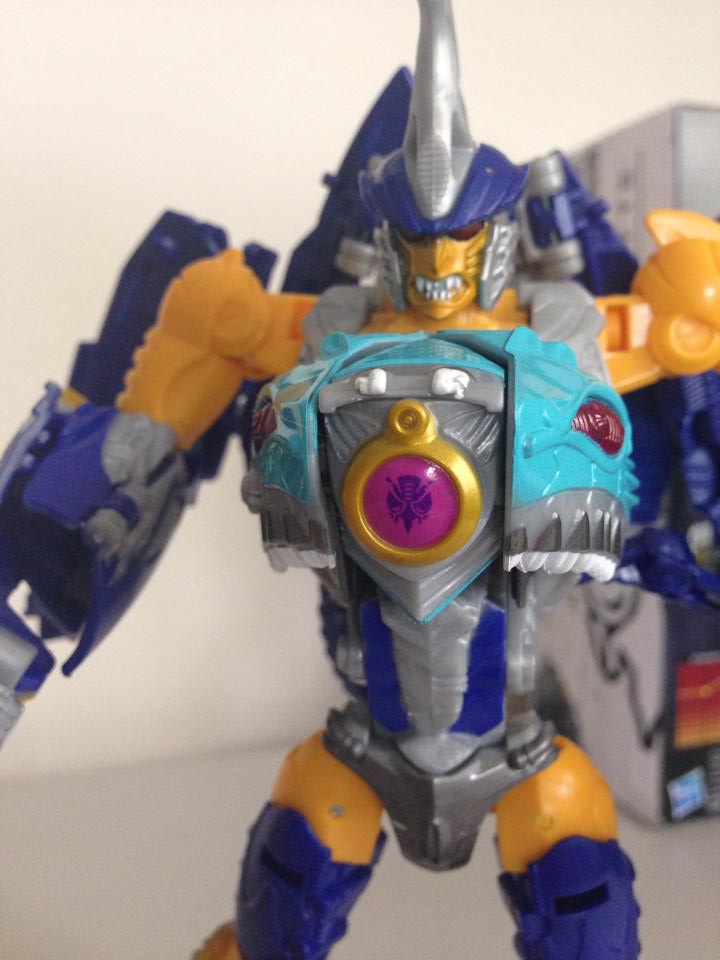 In-Hand Images: Transformers Generations Voyager Sky-Byte