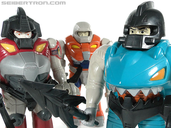 New Toy Galleries: Pretenders Bugly, Iguanus, Finback, Groundbreaker, Sky High, and Splashdown!