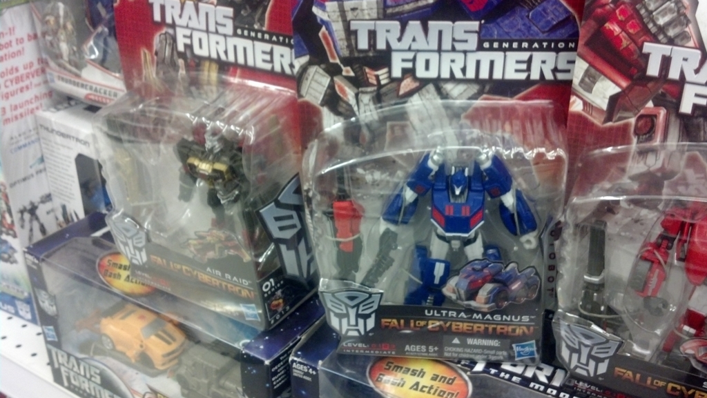 Transformers Generations: Fall of Cybertron Deluxe Wave 3 Released at Retail