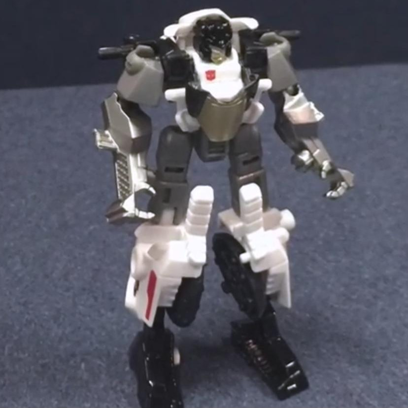 Video Review - Transformers Generations Combiner Wars Legends Groove