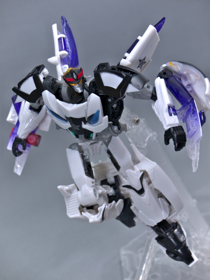 In-Hand Images: Transformers Prime Beast Hunters Prowl and Night Shadow Bumblebee