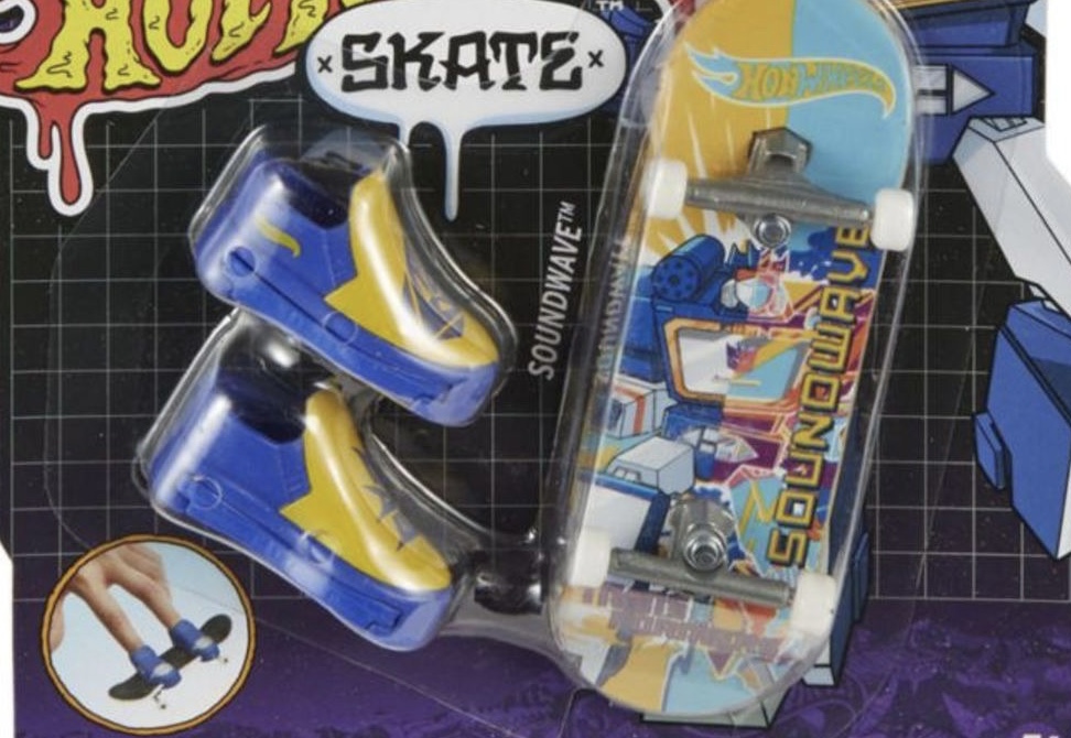 We have our First Images for Upcoming Hotwheels Transformers Products