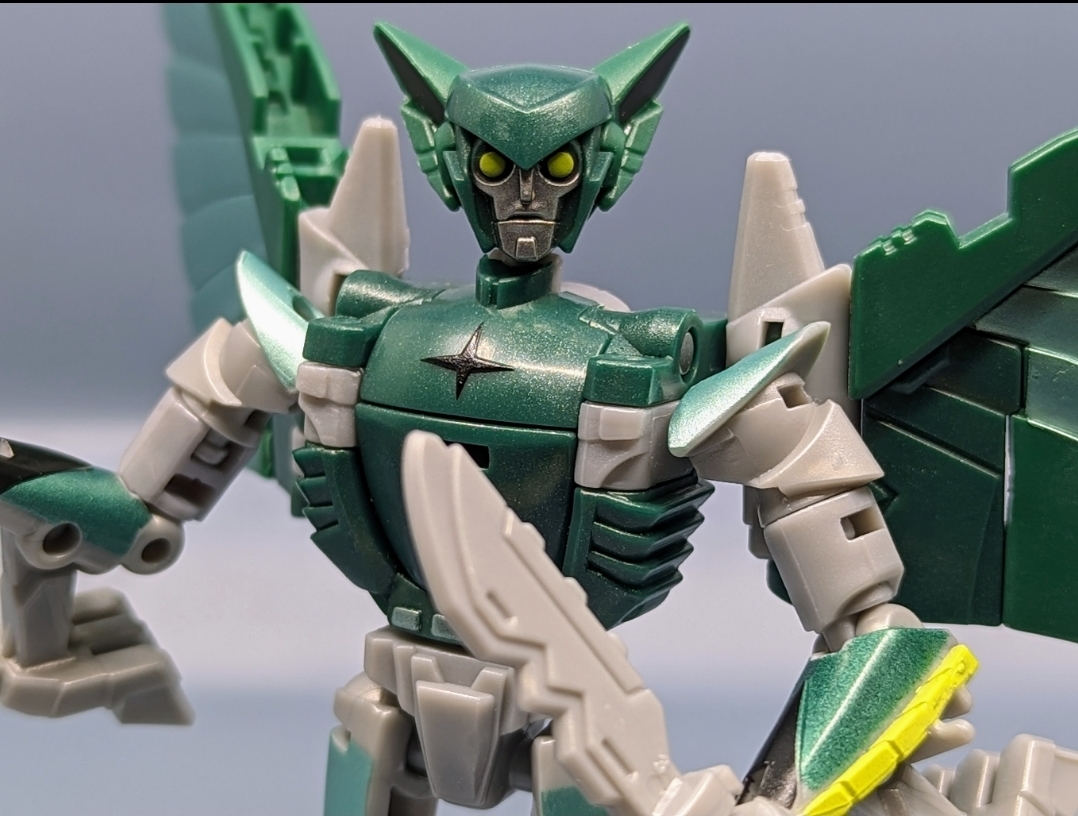 Video Review of Transformers Earthspark Deluxe Class Nightshade