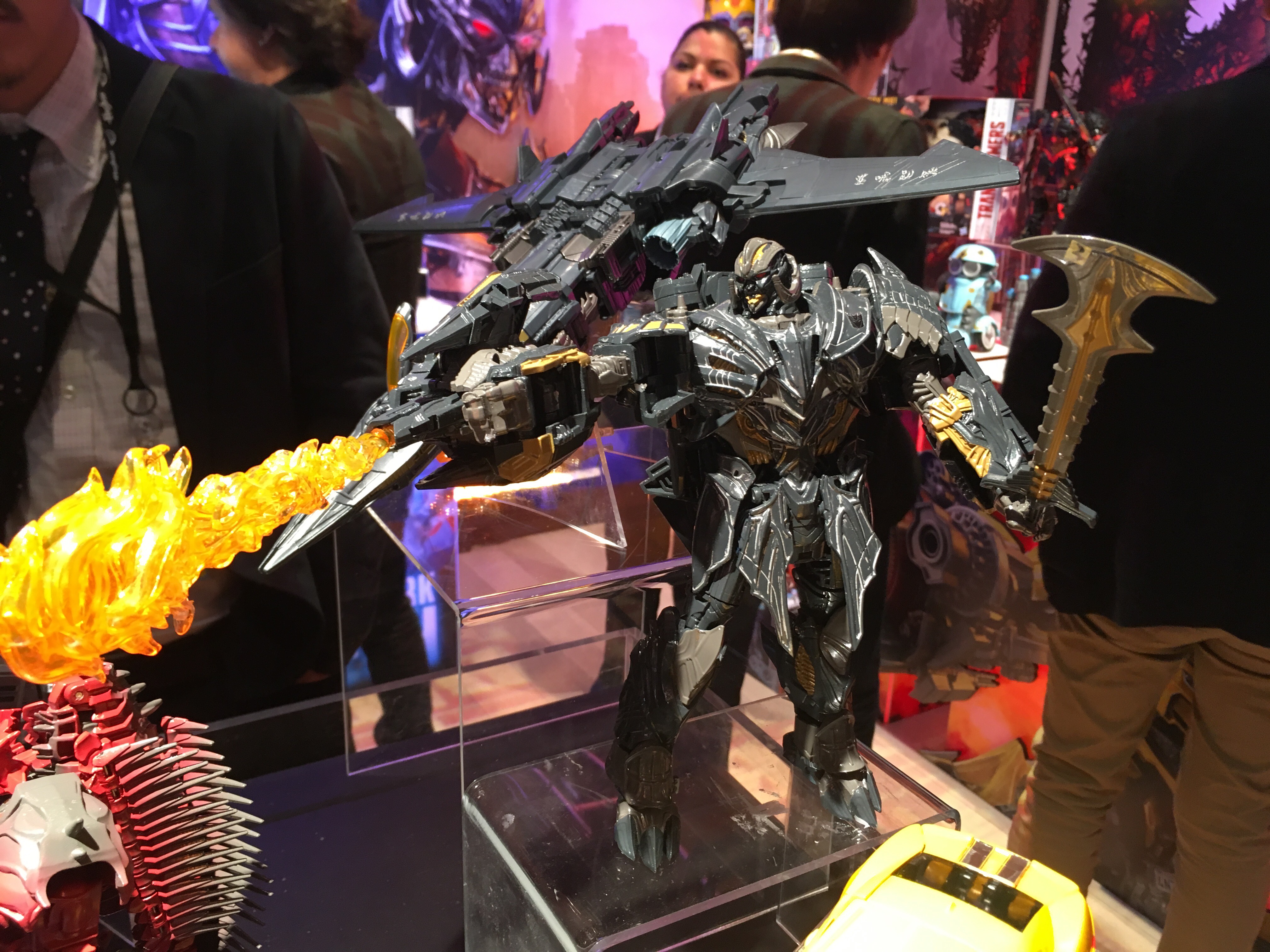 Toy Fair 2017 - Transformers: The Last Knight: Megatron, Scorn, Hound, Dragons, Masterpiece Bumblebee, More #TFNY #HasbroToyFair