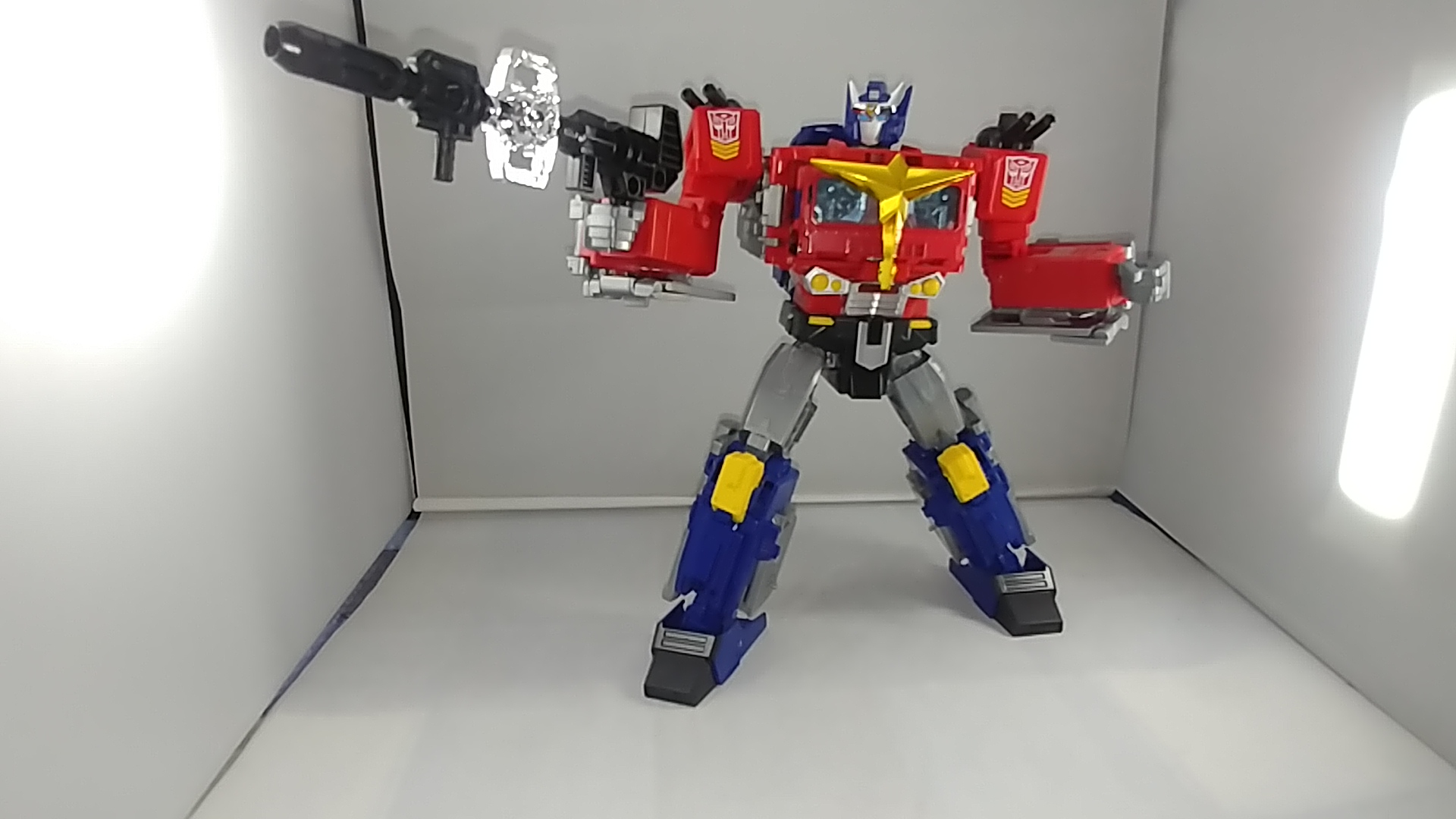 Chuck's Reviews Transformers Generations Selects Star Convoy