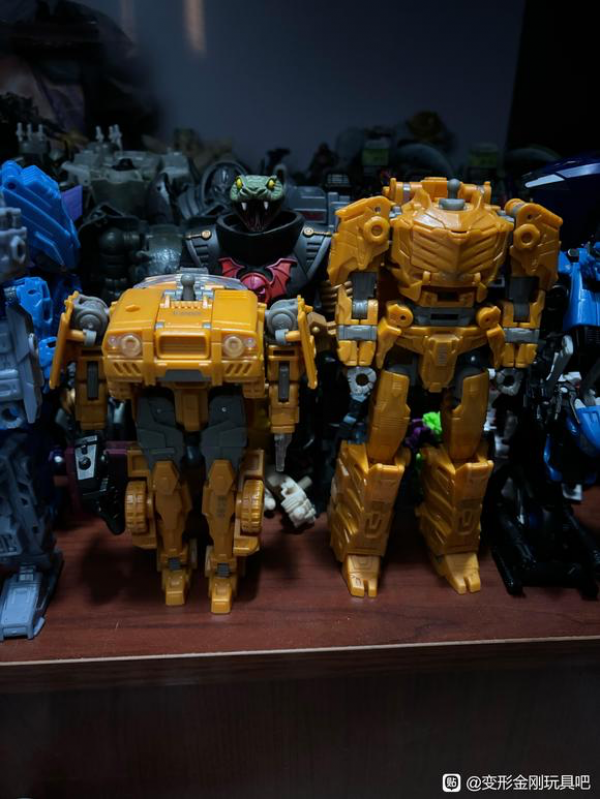 First Look at Armada Red Alert Robot Mode from Transformers Age of the Primes