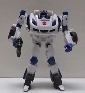 Transformers Generations: Fall of Cybertron Deluxe Jazz Video Review