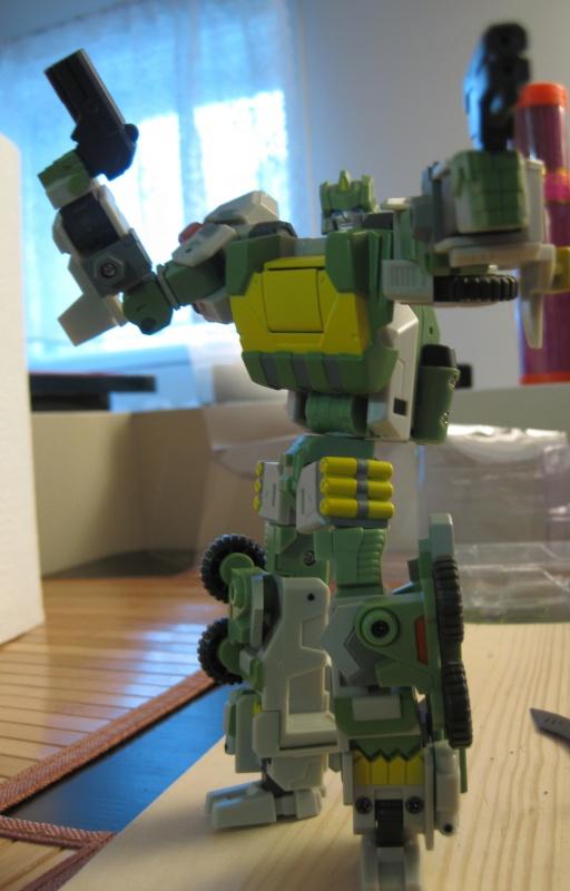 Pictorial Review of FansProject's Warbot Defender
