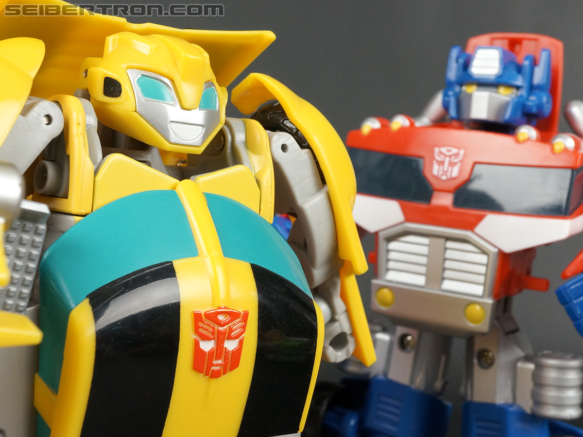 Transformers Prime returns August 24th plus Rescue Bots 2 parter with Optimus Prime and Bumblebee on August 25th