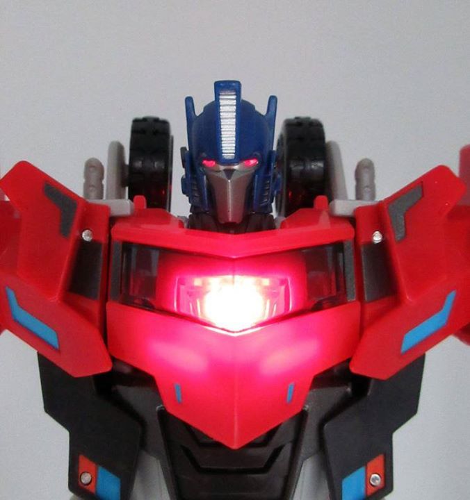 New Japanese Language Commercial For TAV Optimus, Plus A New Tweet From TFYuki