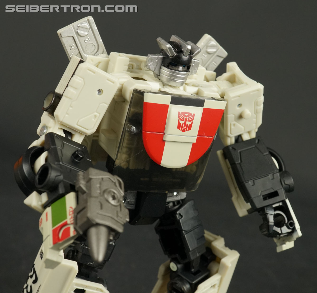 New Gallery: Deluxe WHEELJACK from Transformers War for Cybertron Earthrise