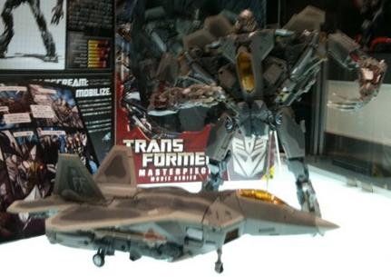 New Images of Takara Hydrodive Bumblebee and Movie Masterpiece Starscream