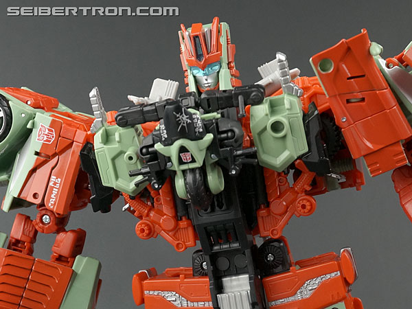 Massive Discount for Transformers Generations Combiner Wars Victorion on Amazon