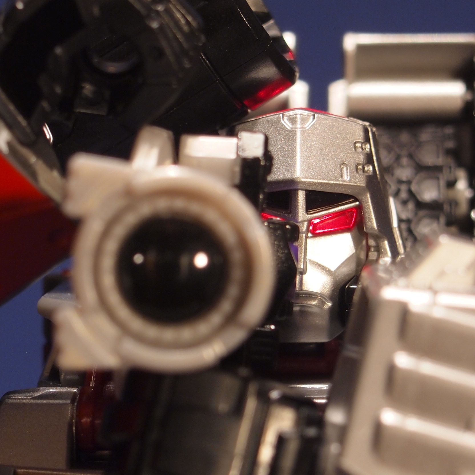Transformers Photo Challenge #12: Scale