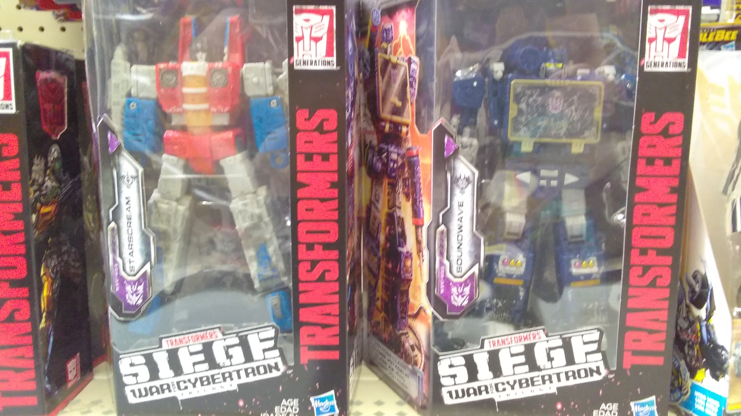 Transformers: SIEGE Wave 2 Voyager Class Starscream and Soundwave Found at U.S. Retail