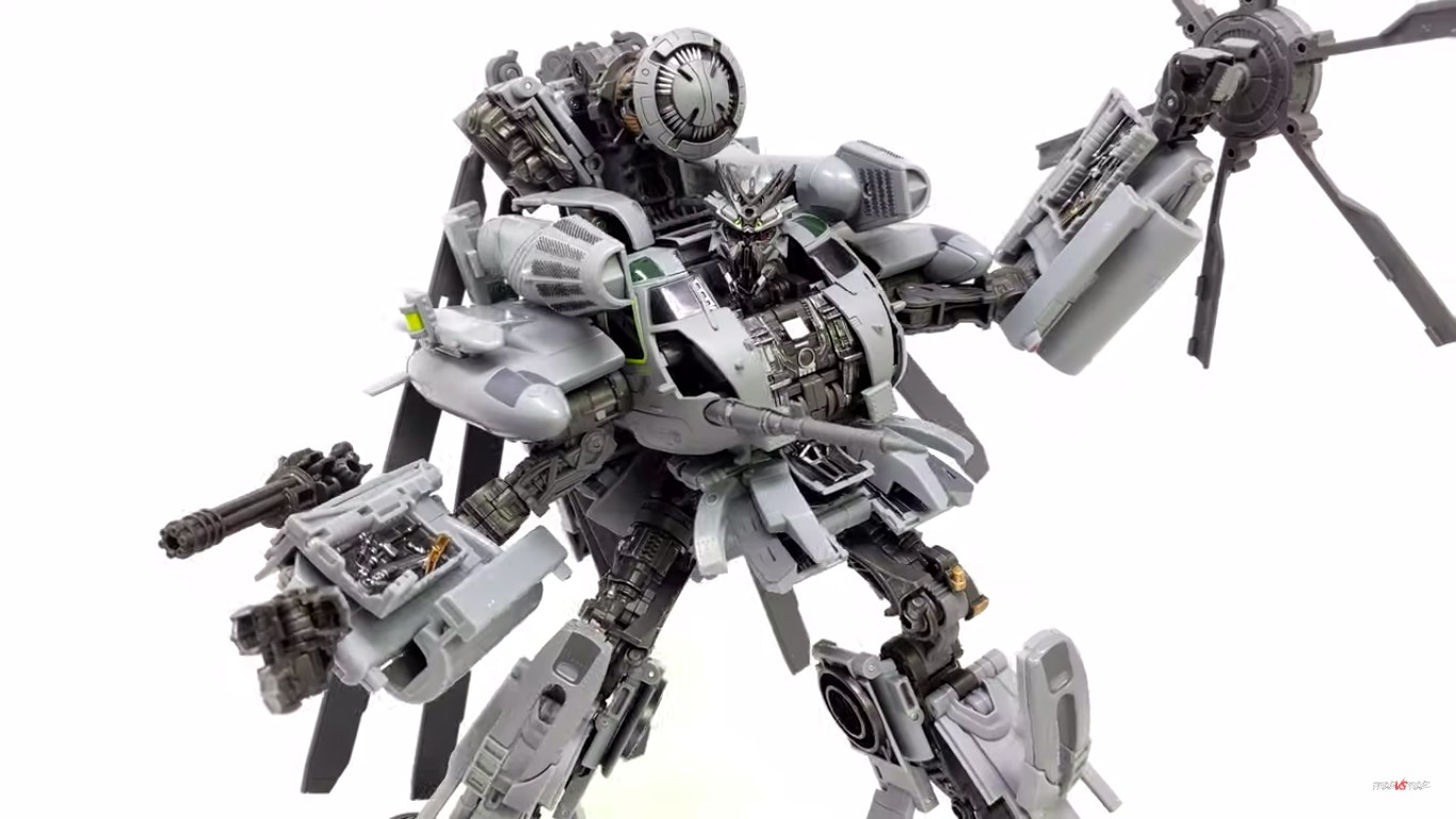 In-Hand Images - Transformers Movie Masterpiece MPM-13 Blackout