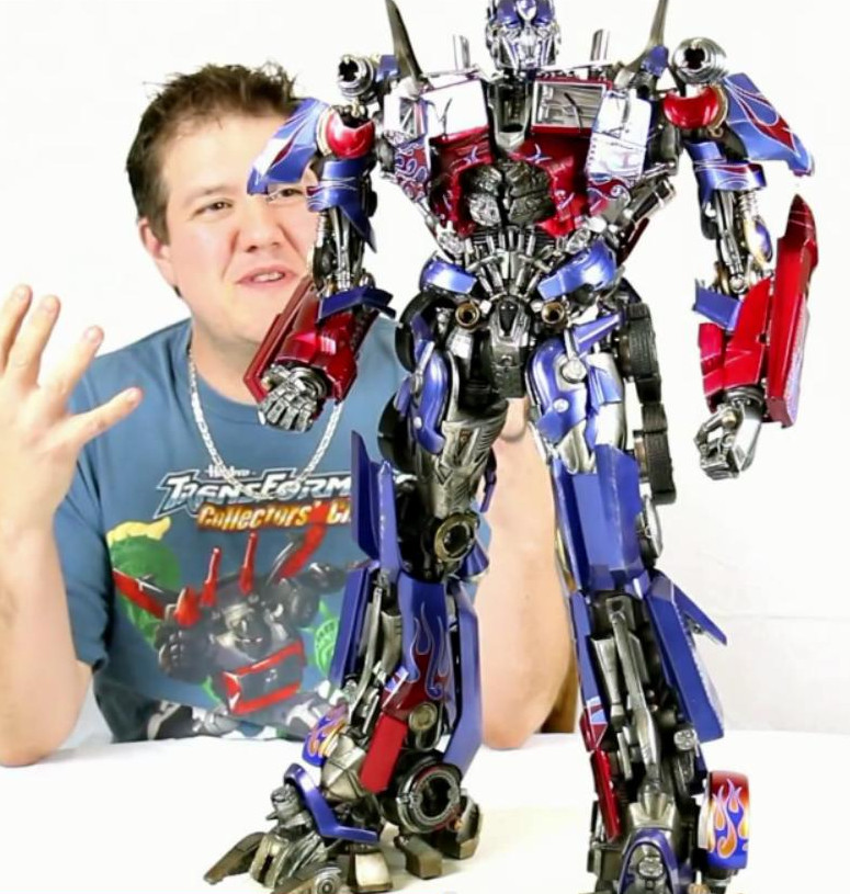 Video Review - Prime 1 Studios MMTFM-02 DotM Optimus Prime