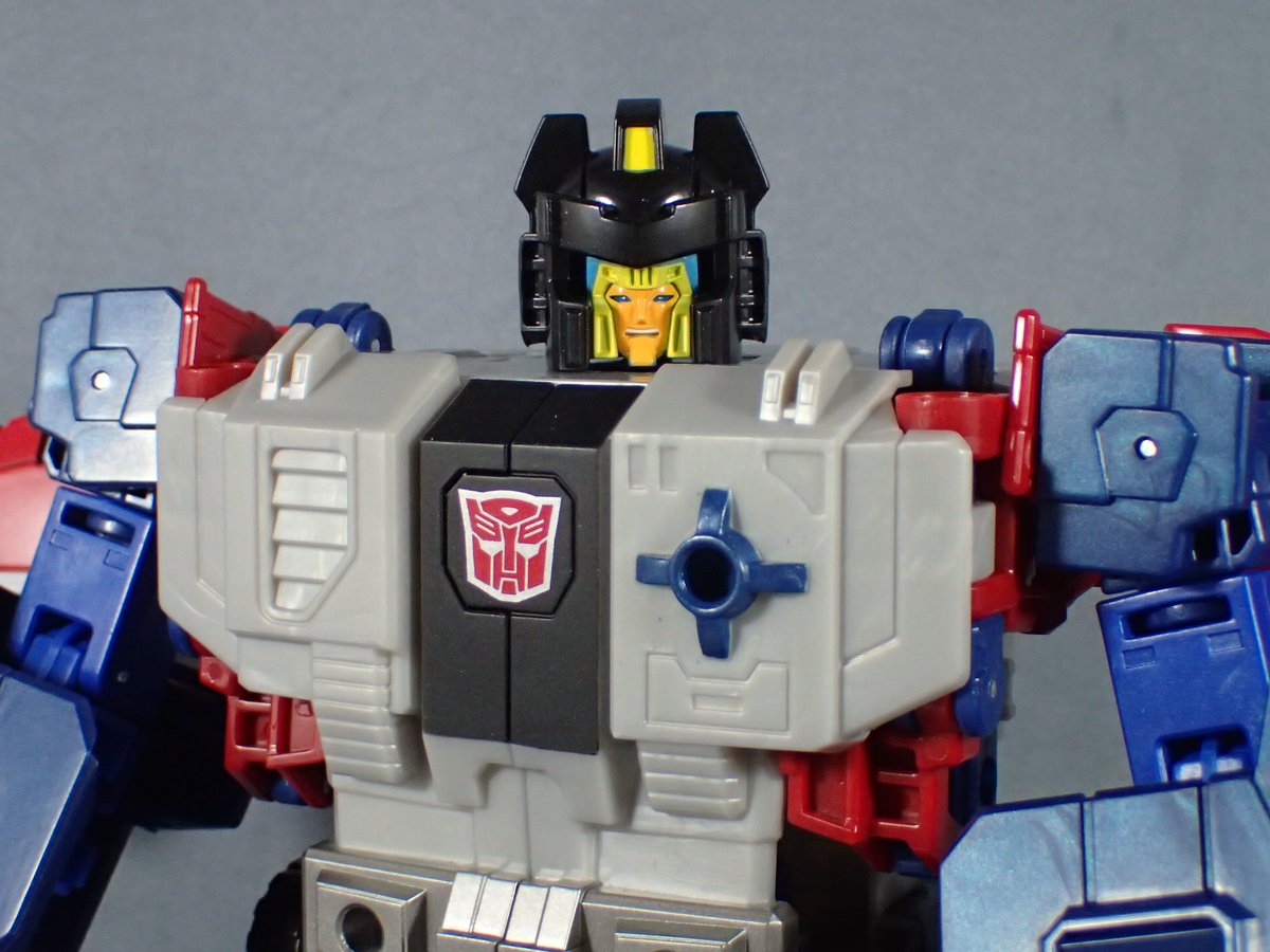 Written Review and More In Hand Images for Legends LG 42 Godbomber
