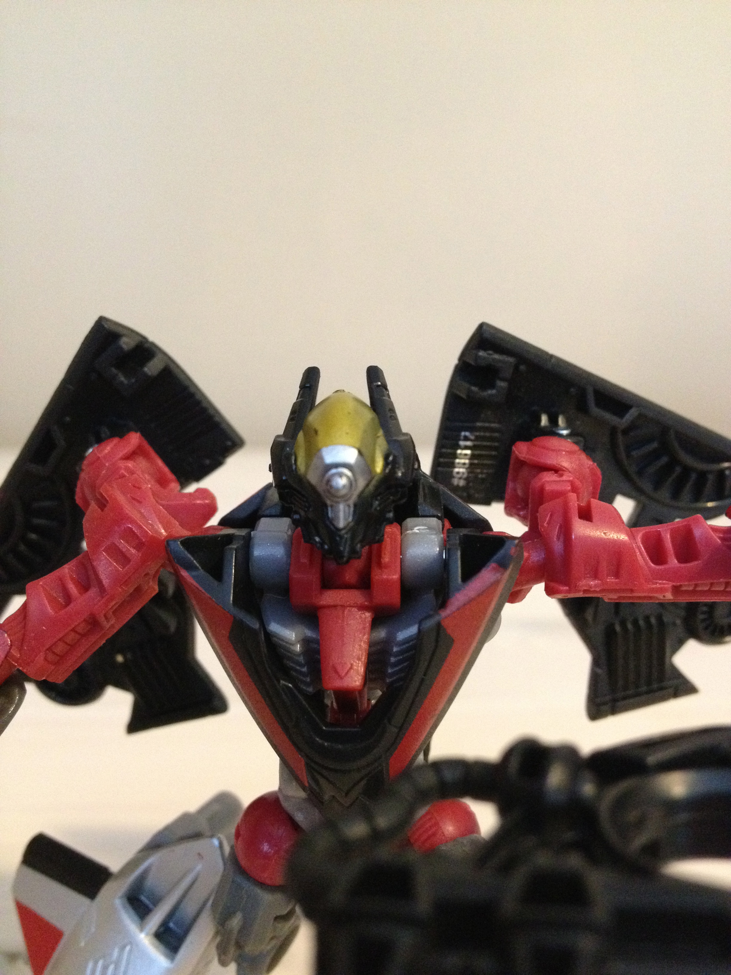 Transformers Generations GDO Scout Class Laserbeak Pictorial Review