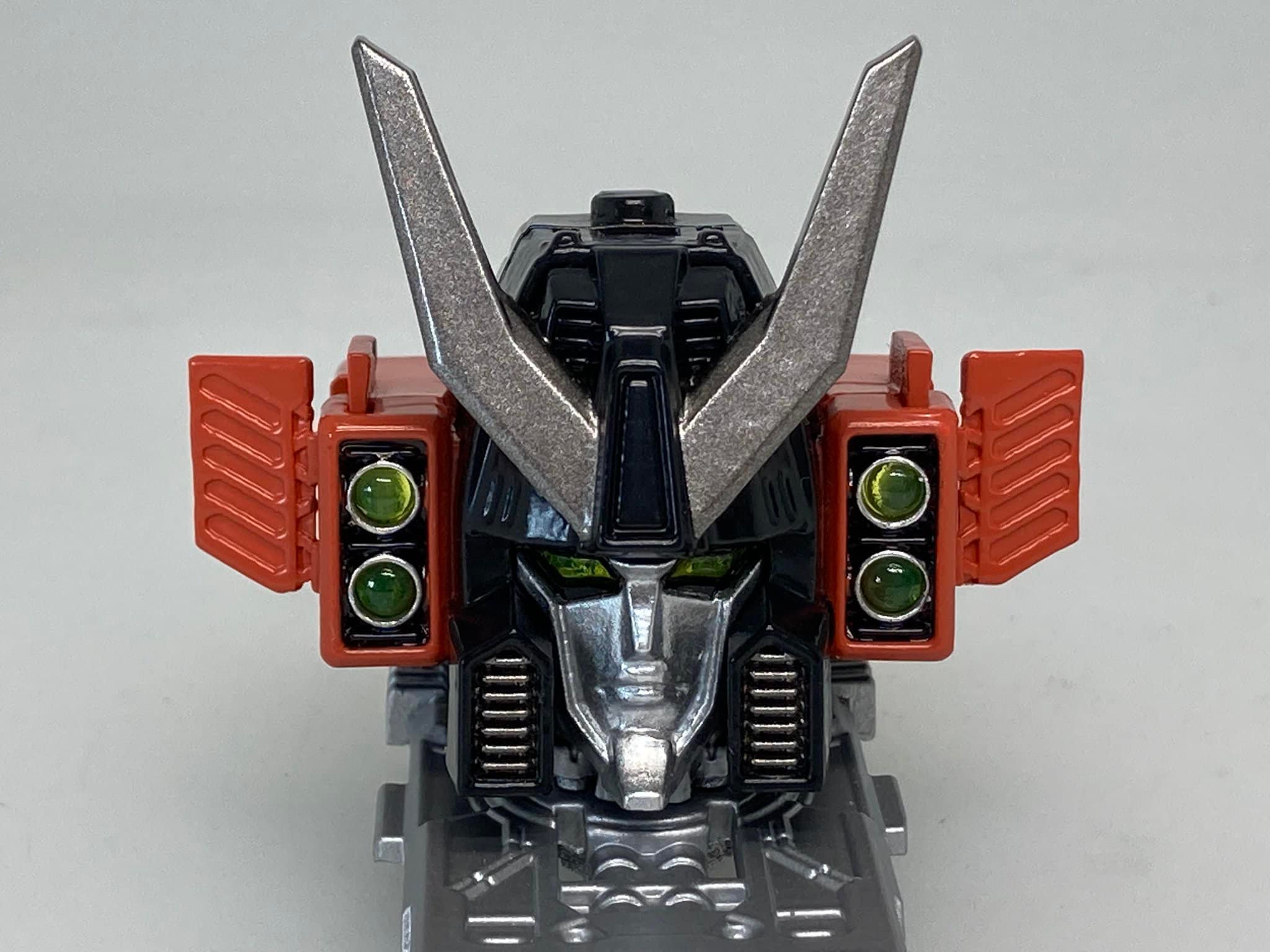 Better Look at Masterpiece Raiden's Combiner Head and Torso