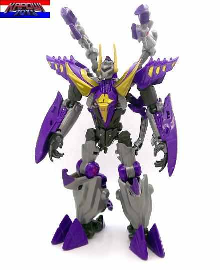 Pictorial Reviews: Transformers Generations: Fall of Cybertron Deluxe Kickback and Air Raid