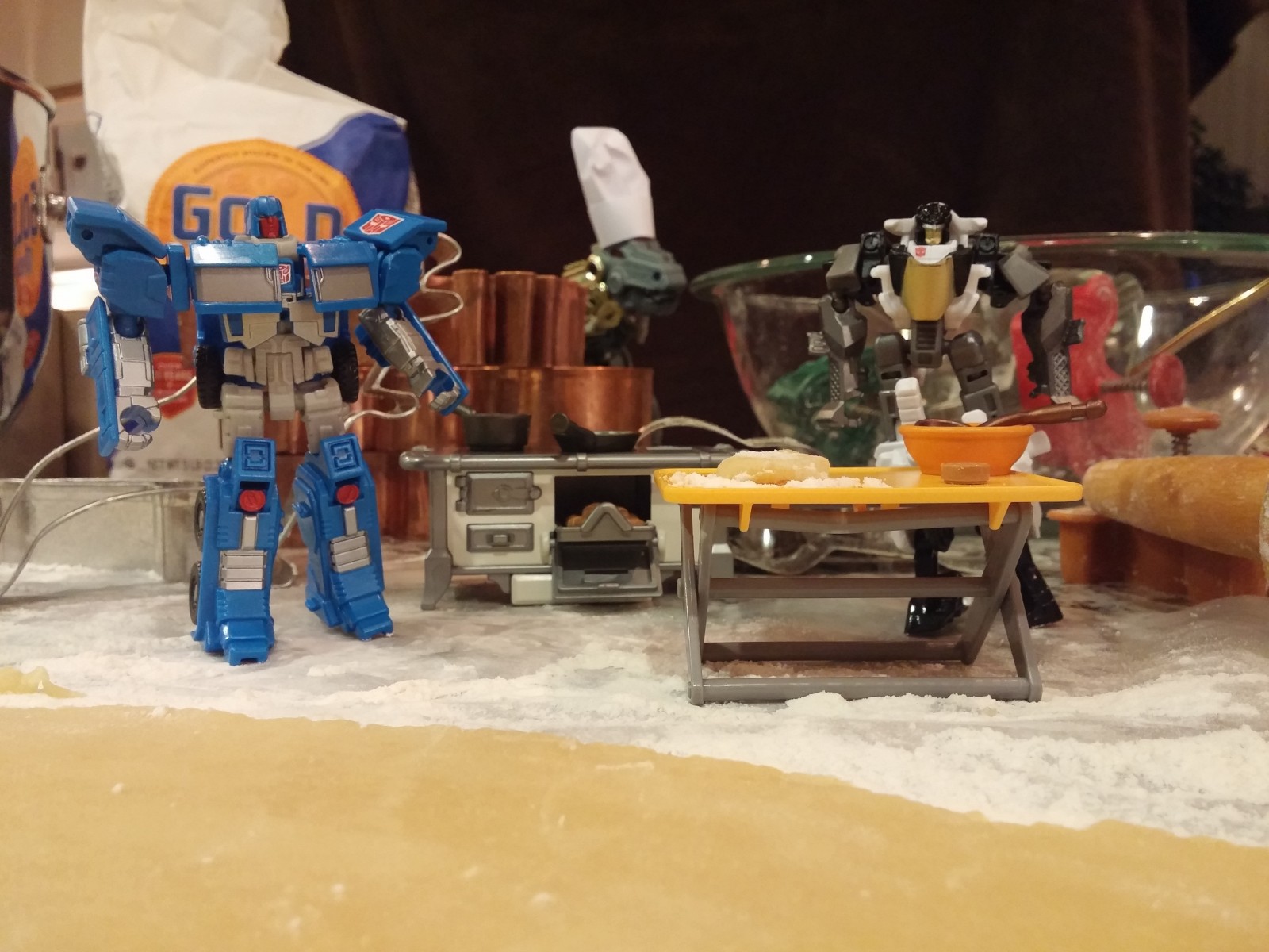 #Transformersmas 2017: A 25 Day Holiday Photo Challenge Week 3: Cooking!