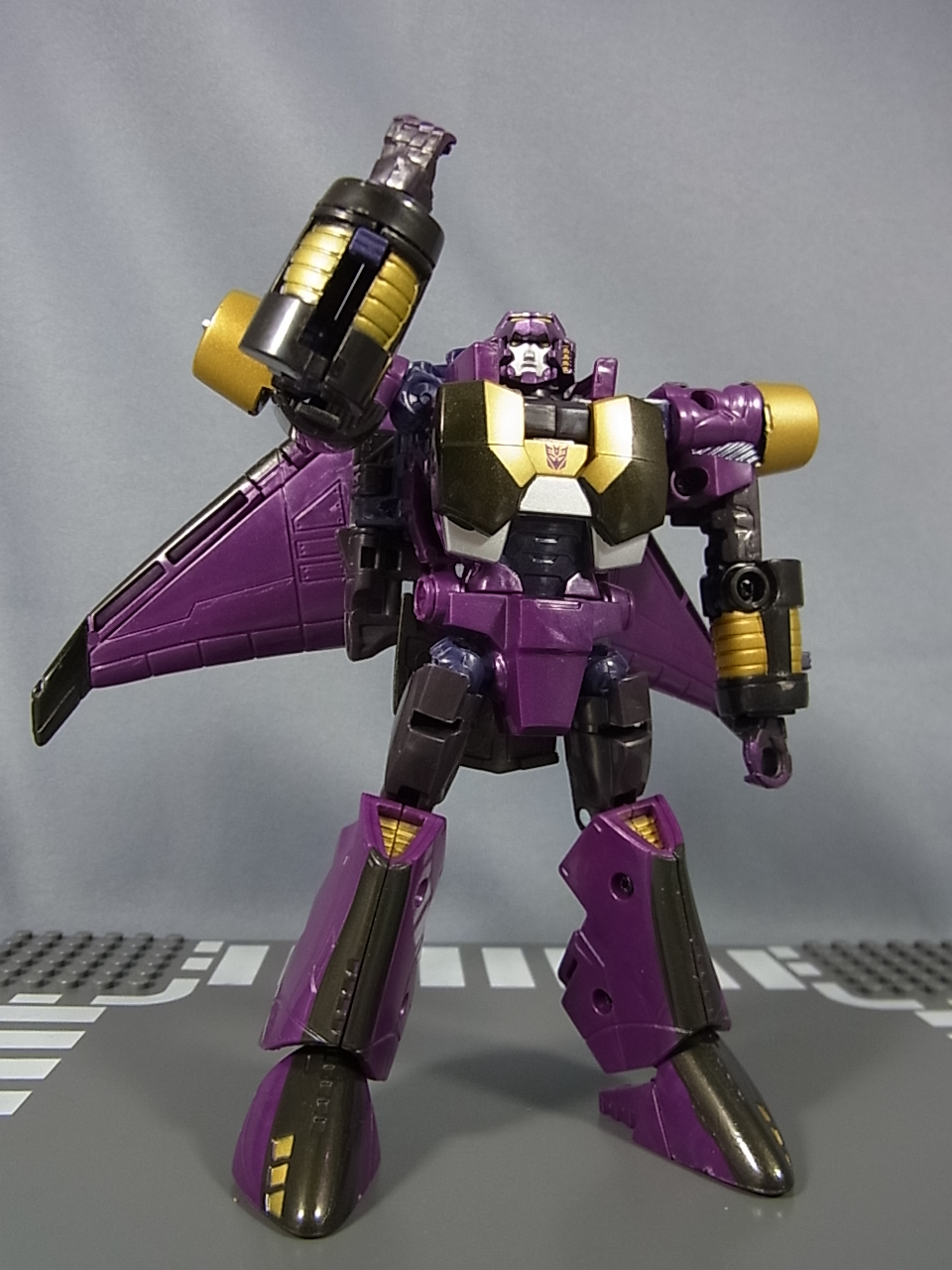In-Hand Images: Takara Tomy Transformers Generations TG-19 Grimlock and TG-20 Ratbat