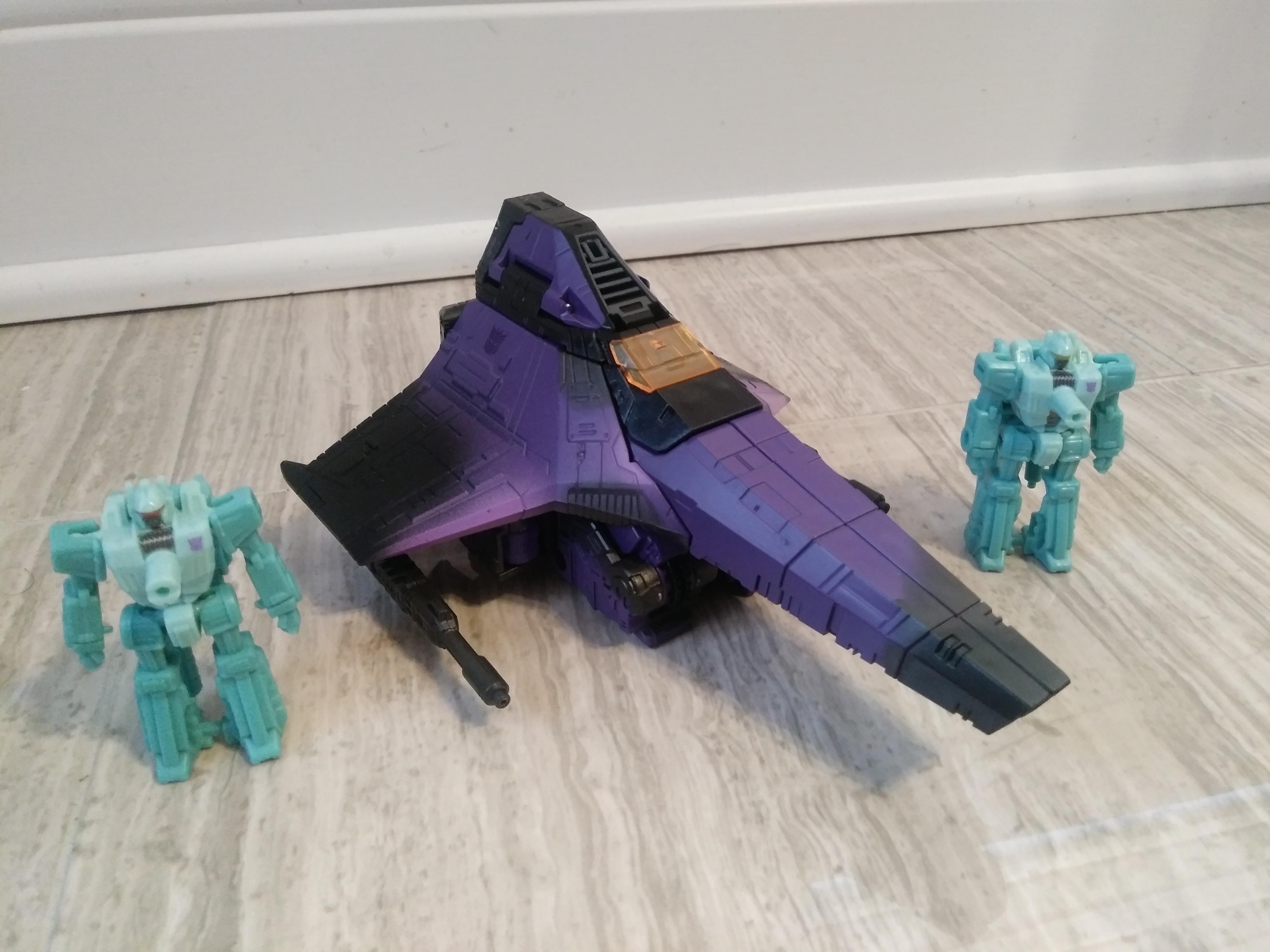 Pictorial Review for Exclusive Transformers Hotlink with Battlemasters Heatstroke & Heartburn from Netflix Series
