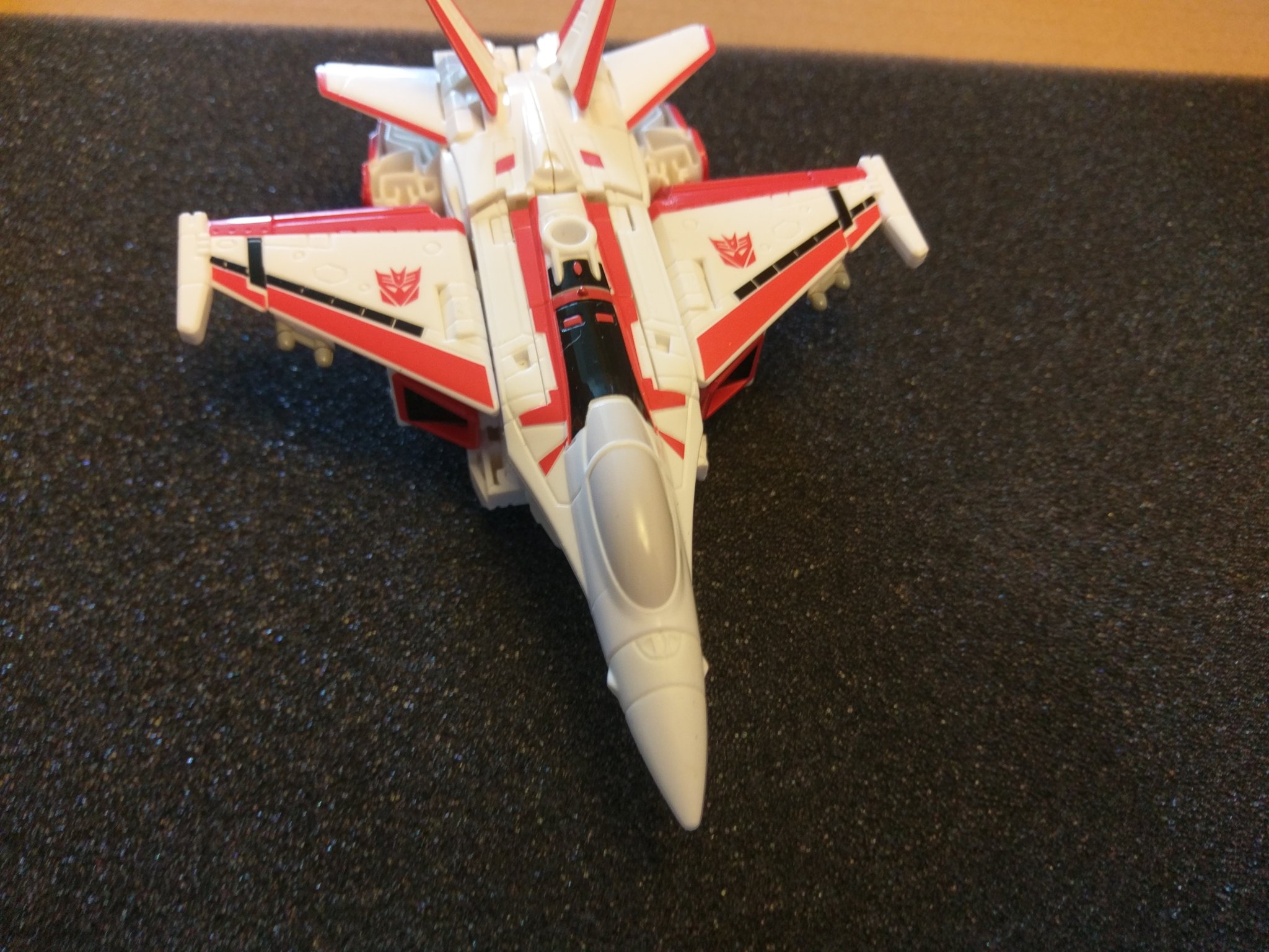 In hand Images of TFSS Shattered Glass Starscream, Toxitron and Counterpunch