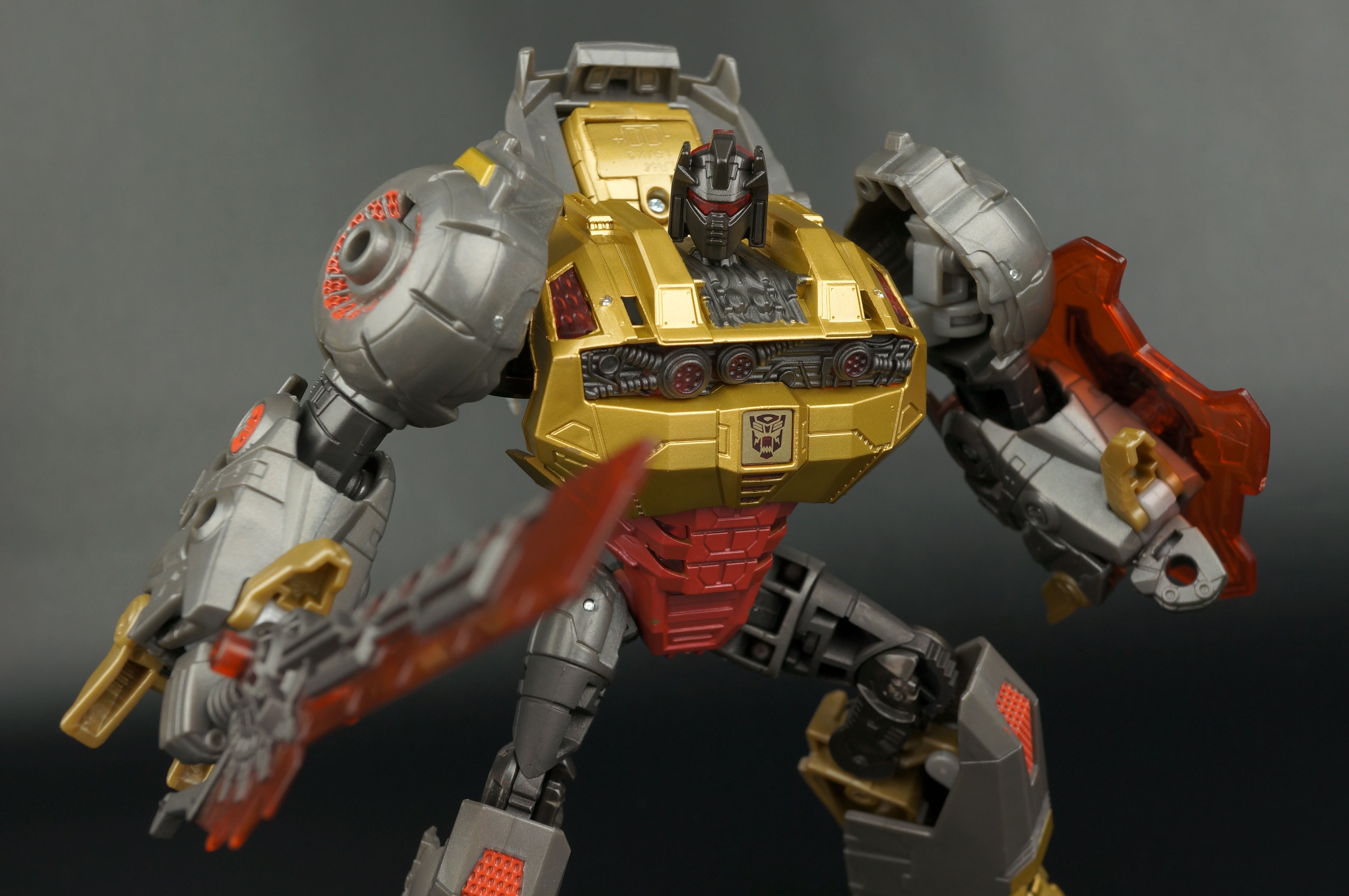 New Galleries: Takara Transformers Generations TG-19 Grimlock and TG-09 Starscream