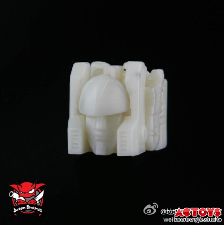 Prototype Images of Junkion Blacksmith Headmasters - Ultra Magnus, Blaster and Megatron