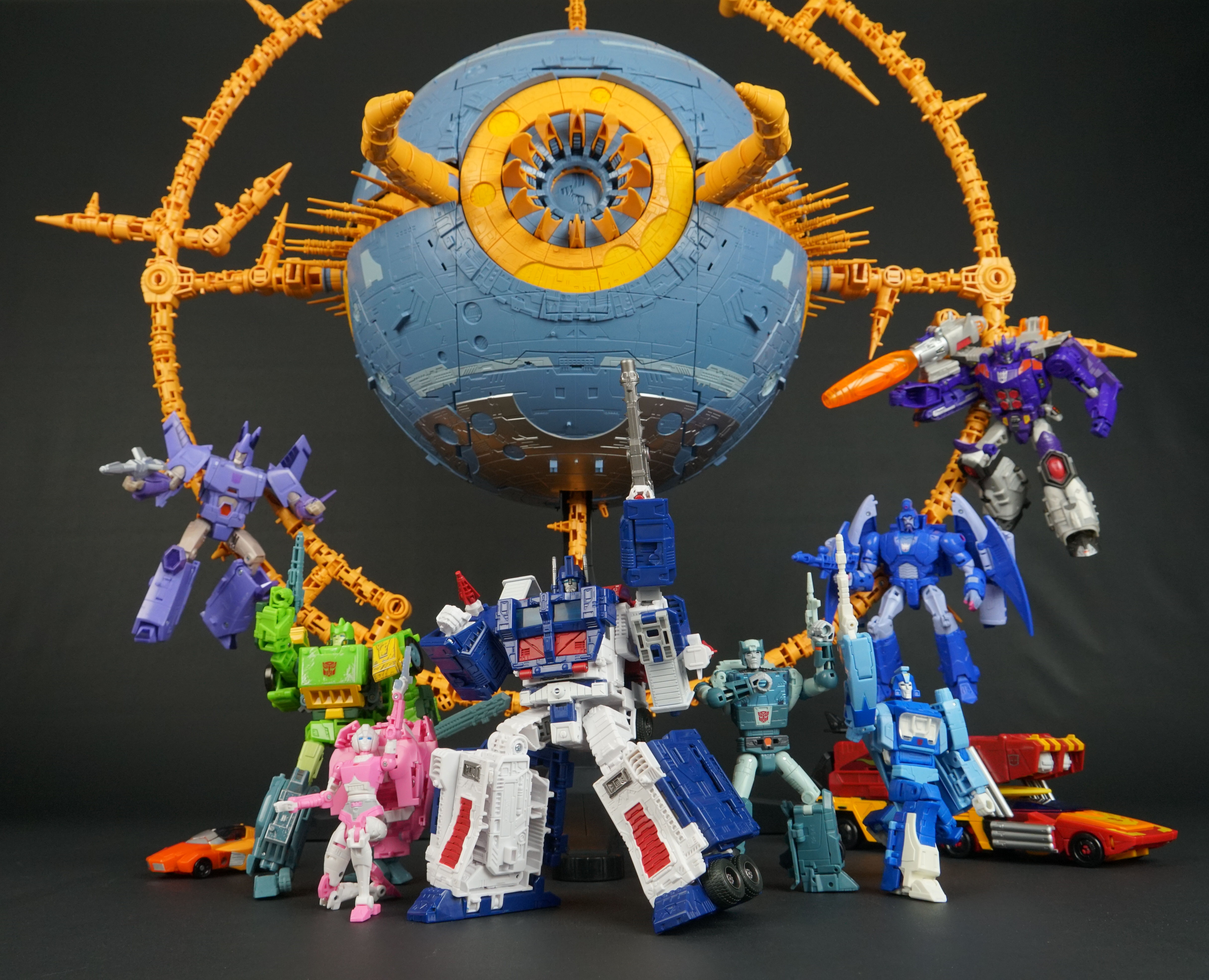 New Gallery: Transformers War for Cybertron Trilogy UNICRON (Part 1: Planet Mode)