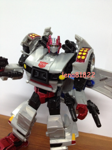 In-Hand Images: Transformers Generations Deluxe Crosscut