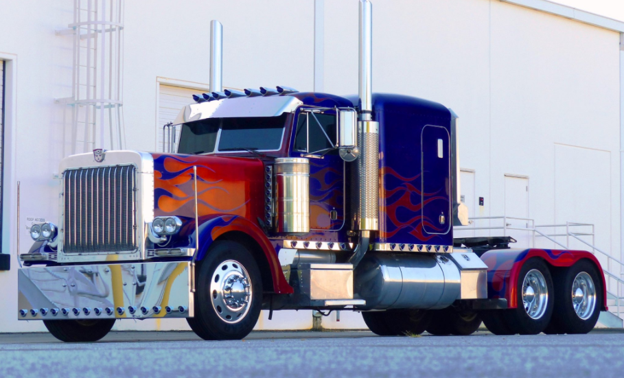 Optimus Prime will be "Rolling out" to  HASCON 2017!