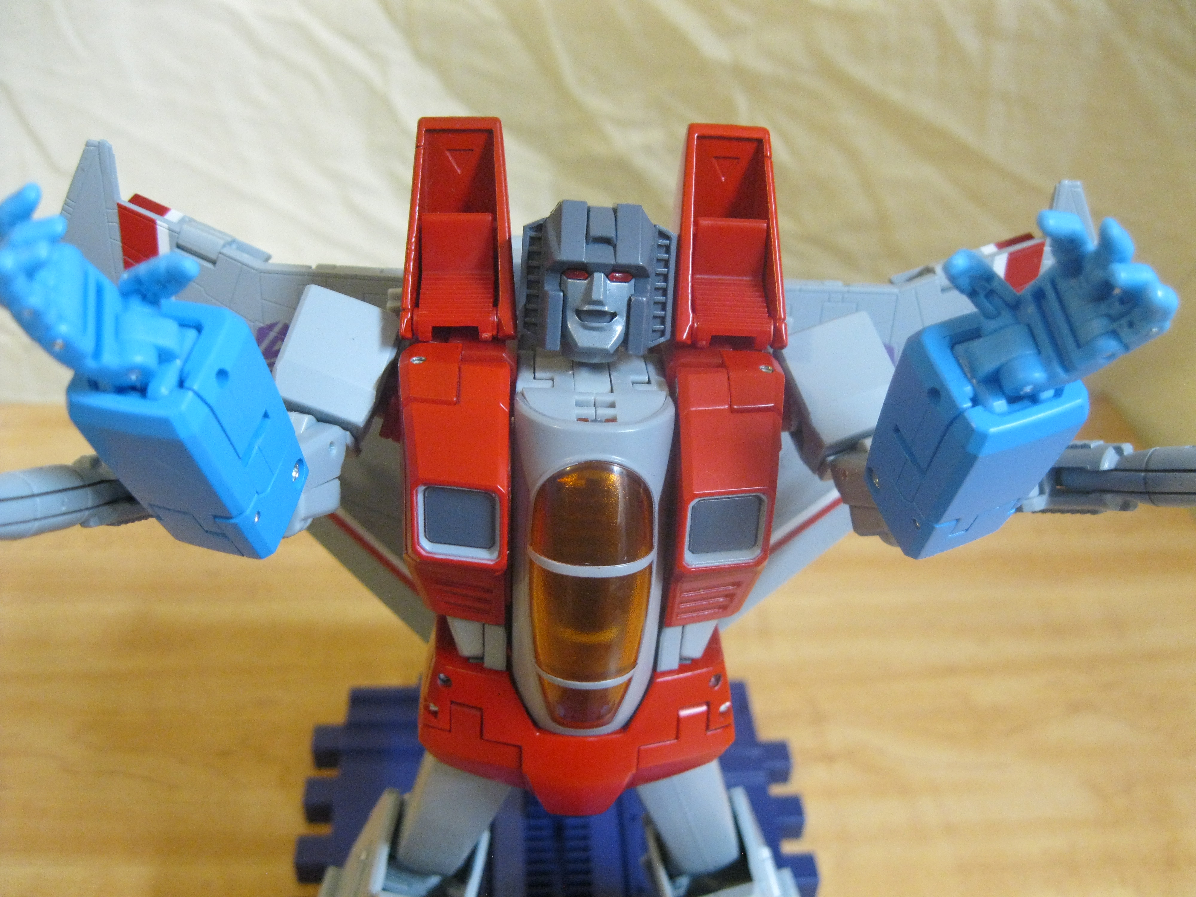 Transformers Masterpiece MP-52 Starscream unboxing and picture review