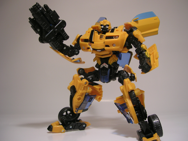 Transformers News: Deluxe 2008 Bumblebee - Out of Package Images