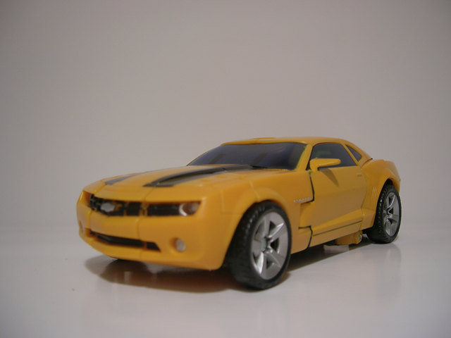 Transformers News: Deluxe 2008 Bumblebee - Out of Package Images