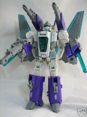 Transformers News: New Images of BotCon Exclusive Dreadwind