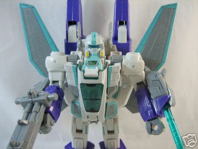 Transformers News: New Images of BotCon Exclusive Dreadwind