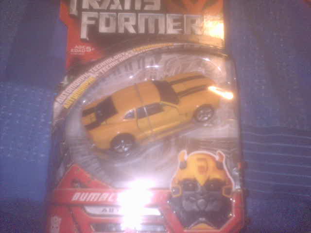Transformers News: Deluxe Bumblebee 2, Arcee and Dreadwing now out at Canadian Retail