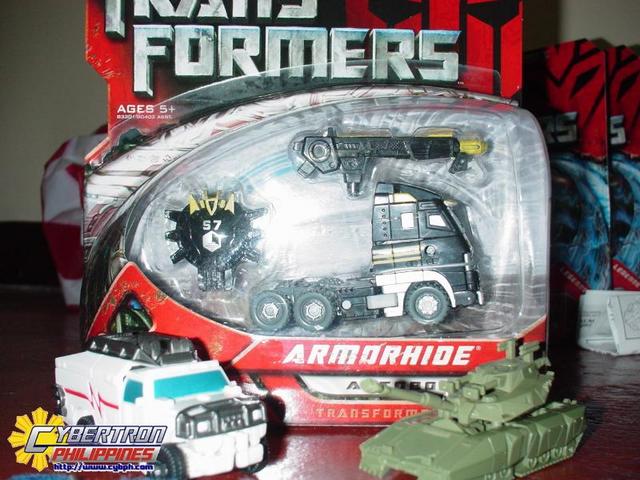 Transformers News: First Look at Legends Brawl vs Rescue Ratchet 2-Pack (Already in Philippines!) *UPDATE NEW PICS*