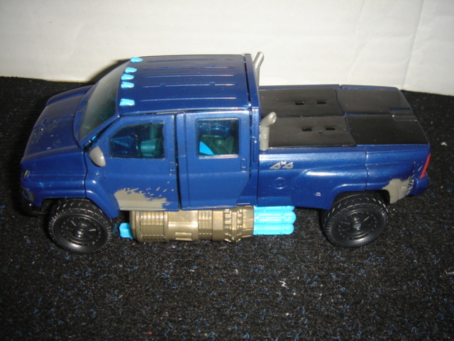 Transformers News: Auction for Voyagers First-Strike Optimus Prime and Offroad Ironhide