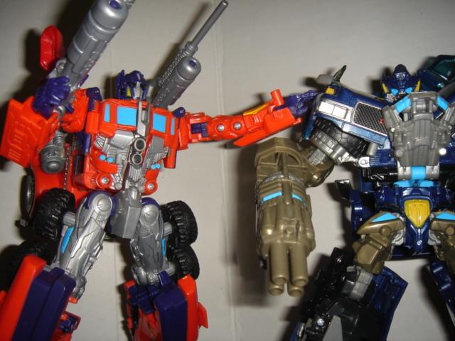 Transformers News: Auction for Voyagers First-Strike Optimus Prime and Offroad Ironhide