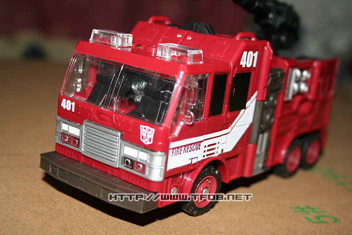 Transformers News: More images of Universe Inferno. {L_IMAGE}