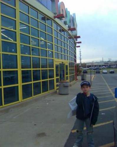 Transformers News: Giving the gift of Transformers (Toys 4 Tots) {L_IMAGE}