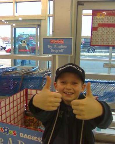 Transformers News: Giving the gift of Transformers (Toys 4 Tots) {L_IMAGE}